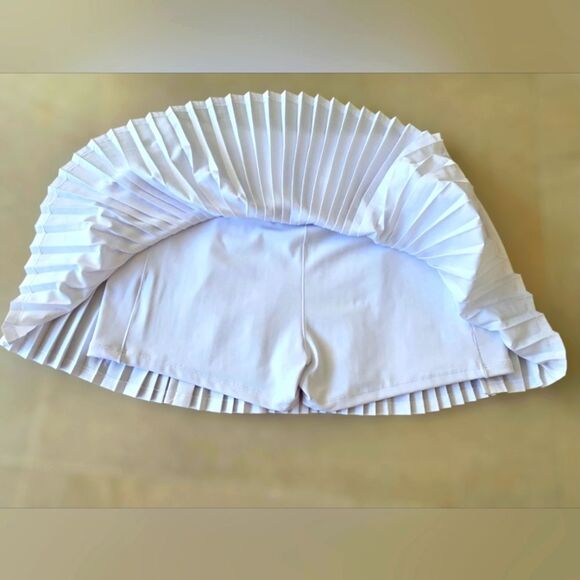 New- White Mini Skater Skirt with Pleats for Athletic Wear - Picture 4 of 9
